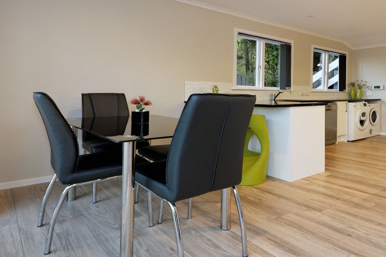 Photo of property in 19 Kohu Road, Titirangi, Auckland, 0604