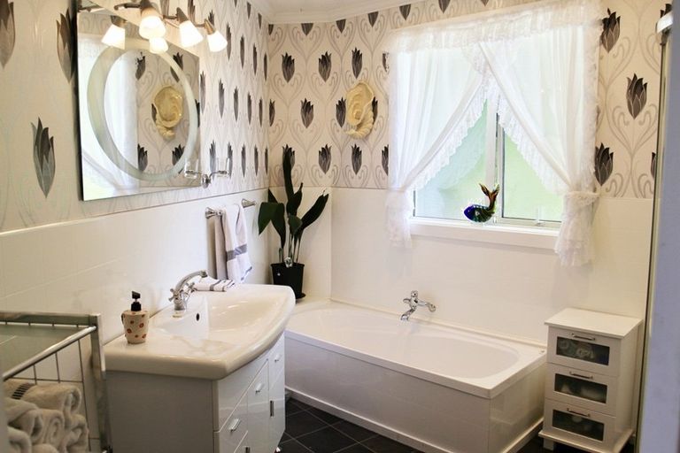 Photo of property in 59 Welsh Road, Winton, 9720