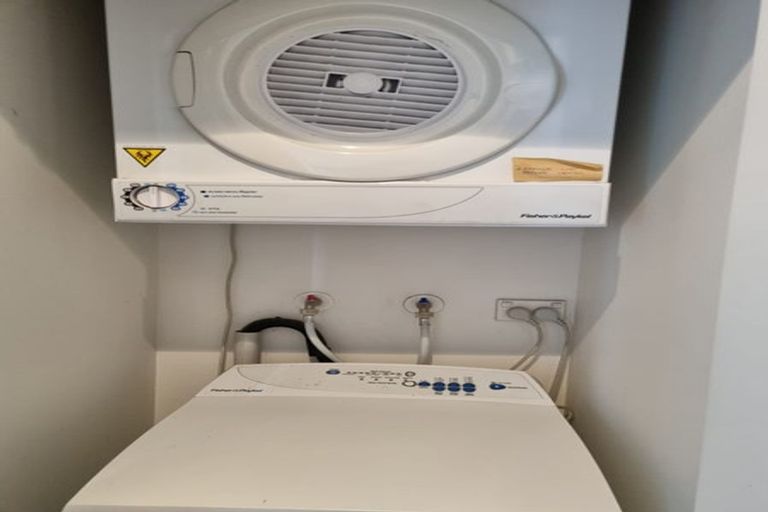 Photo of property in 9c/60 Masons Road, Oteha, Auckland, 0632