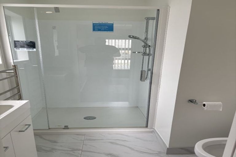 Photo of property in 78b Lincoln Park Avenue, Massey, Auckland, 0614