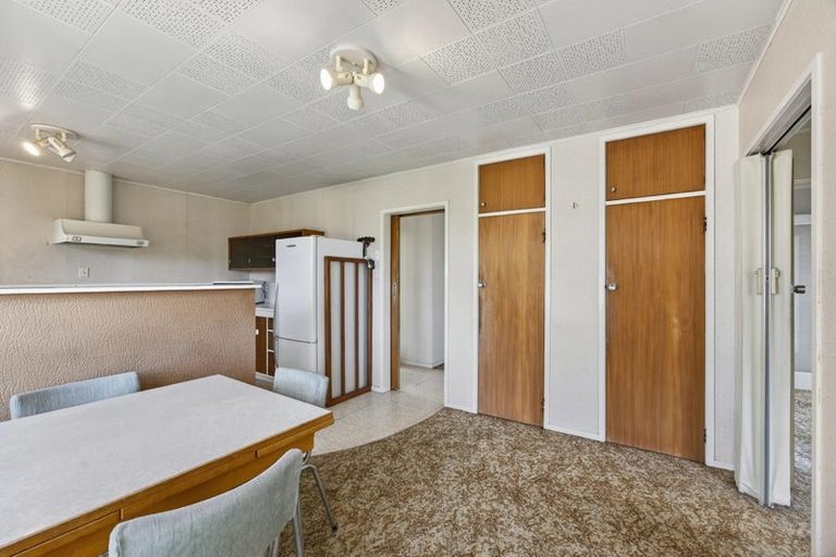 Photo of property in 16 Cascades Road, Pakuranga Heights, Auckland, 2010