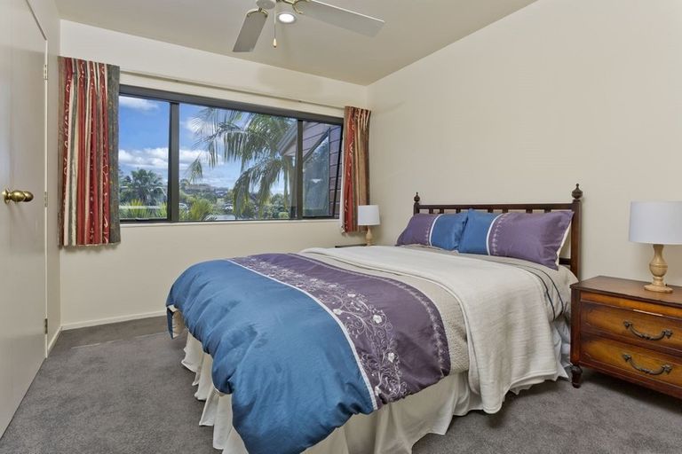 Photo of property in 1/177 Carlisle Road, Northcross, Auckland, 0632