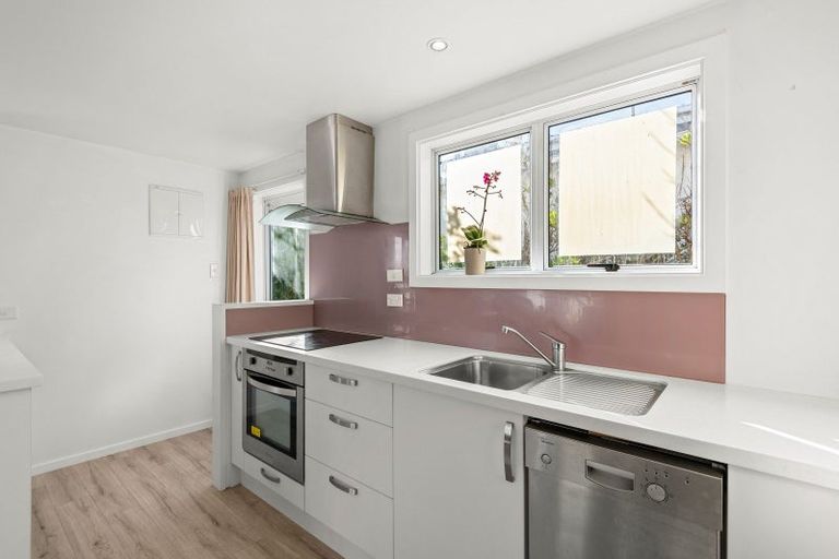 Photo of property in 2 Queen Street, Brighton, Dunedin, 9035