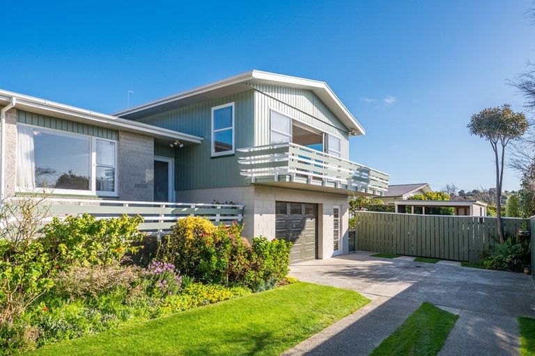 Photo of property in 106 Ruapehu Street, Paraparaumu, 5032