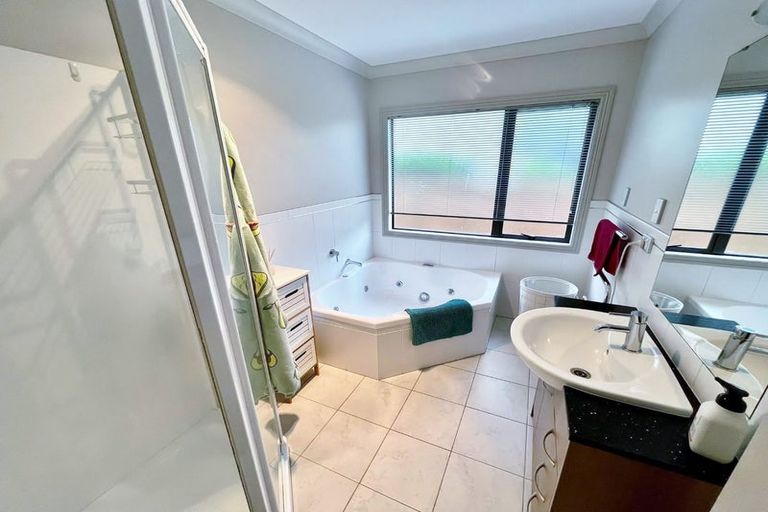 Photo of property in 6 Archer Rayner Place, Greenhithe, Auckland, 0632