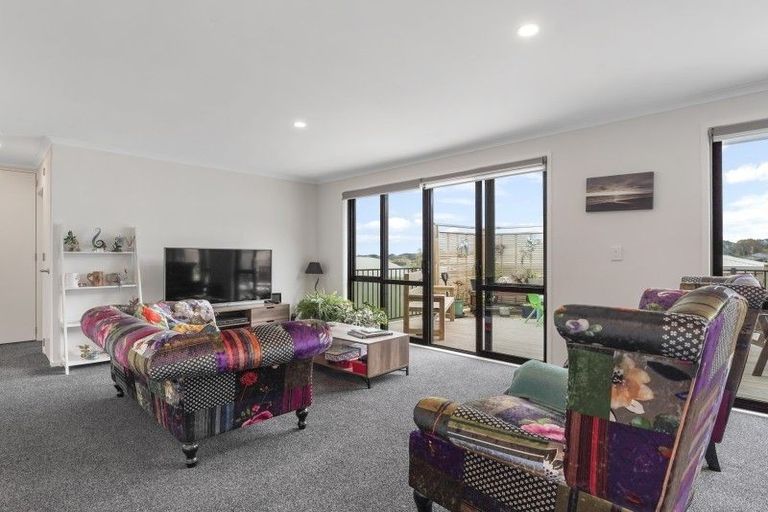 Photo of property in 27 Matenga Street, Waikanae, 5036