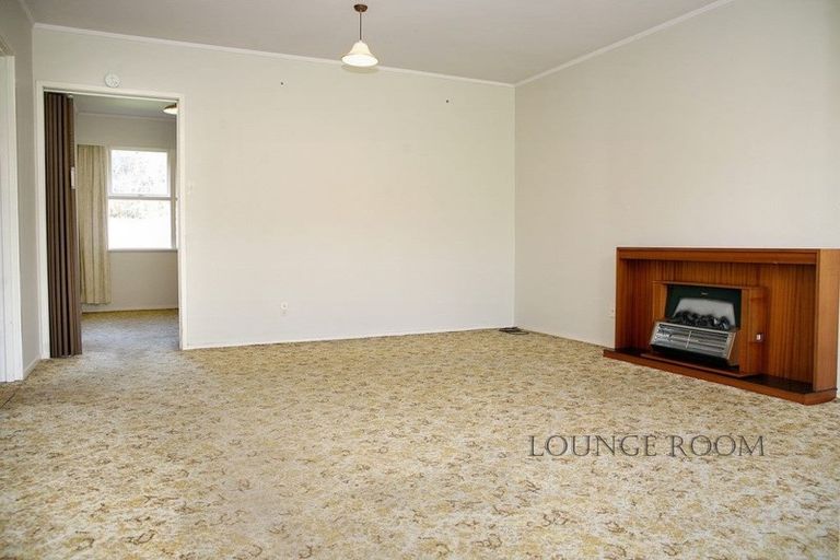 Photo of property in 2/55 Orams Road, Hillpark, Auckland, 2102