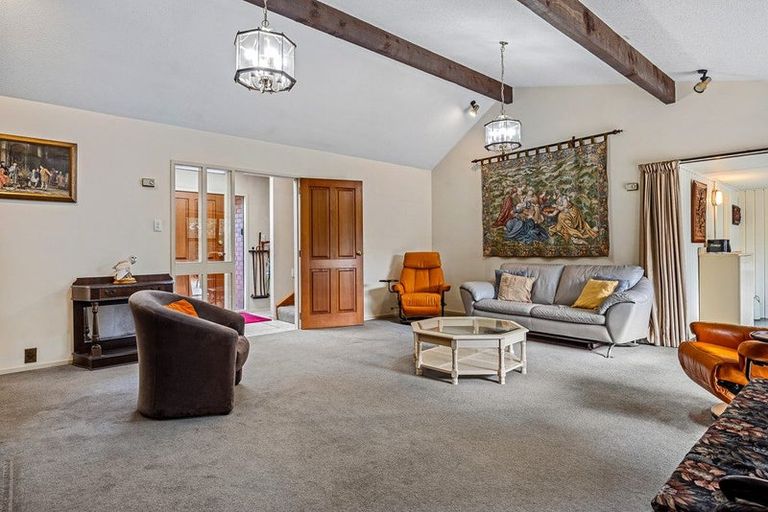 Photo of property in 2 Kent Lodge Avenue, Avonhead, Christchurch, 8042