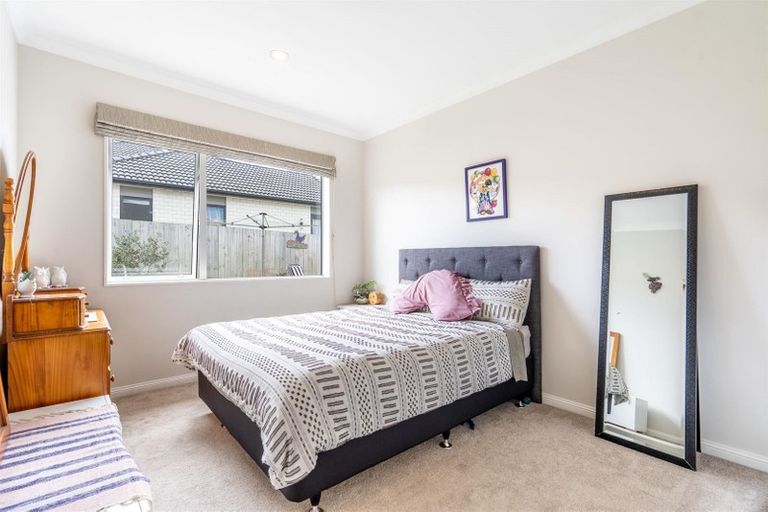 Photo of property in 8 Kohia Way, Huapai, Kumeu, 0810