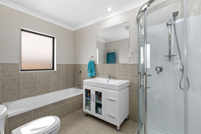 Photo of property in 73 Percy Kinsman Crescent, Riverstone Terraces, Upper Hutt, 5018