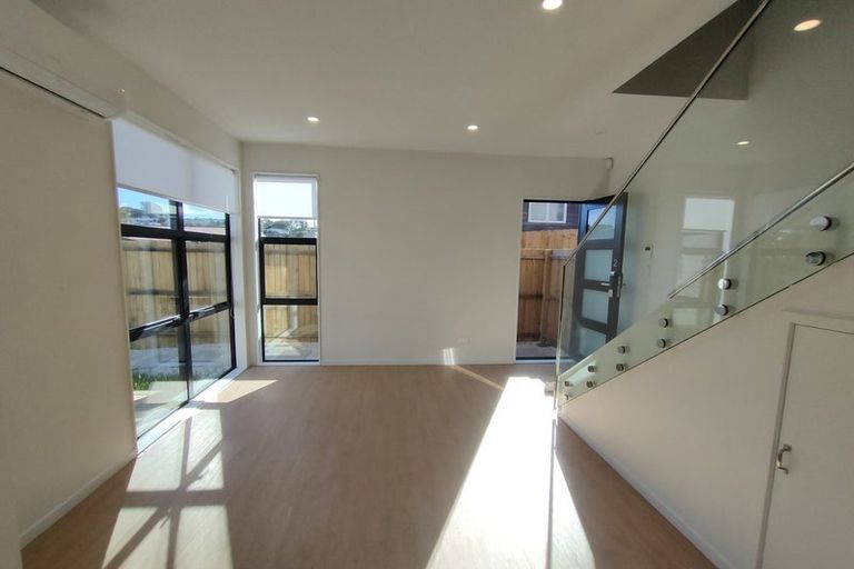 Photo of property in 7/32a Westgate Drive, Massey, Auckland, 0614