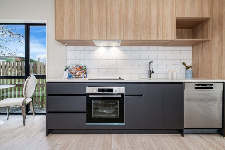 Photo of property in 5/644 Te Atatu Road, Te Atatu Peninsula, Auckland, 0610