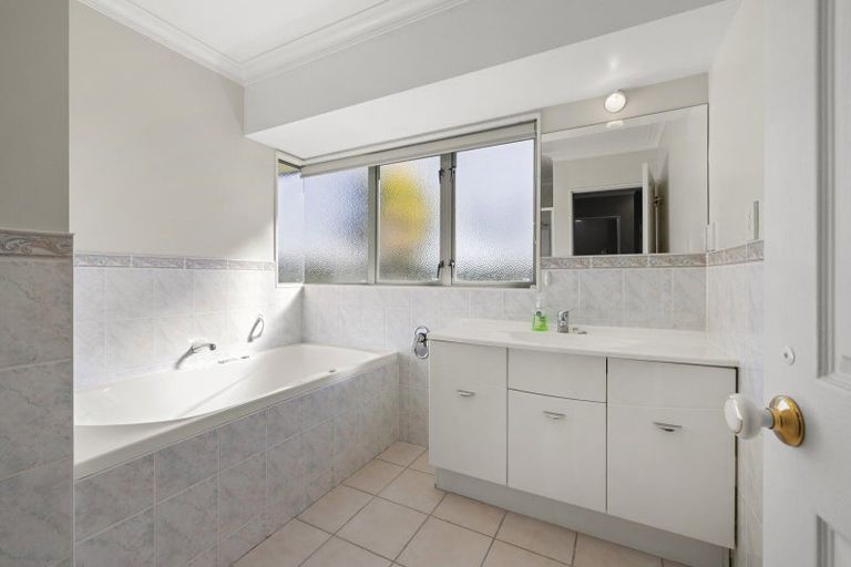 Photo of property in 2 Lawbrooke Lane, Te Awamutu, 3875