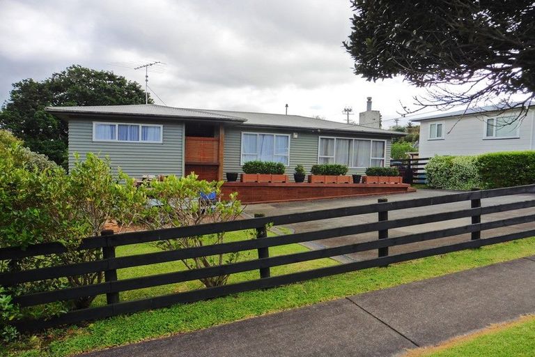 Photo of property in 14 Rimu Street, Helensville, 0800