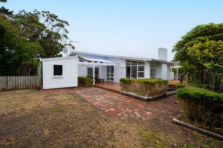 Photo of property in 5 Chudleigh Grove, Churton Park, Wellington, 6037