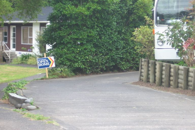 Photo of property in 2/15 Emirau Place, Glenfield, Auckland, 0629