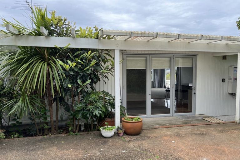 Photo of property in 1/43 Hart Road, Hauraki, Auckland, 0622