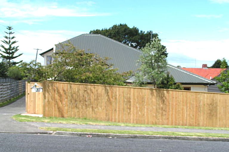 Photo of property in 1/46 Onepoto Road, Hauraki, Auckland, 0622