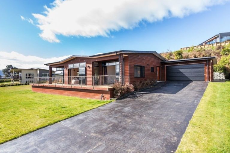 Photo of property in 6 Kestrel Lane, Kinloch, Taupo, 3377