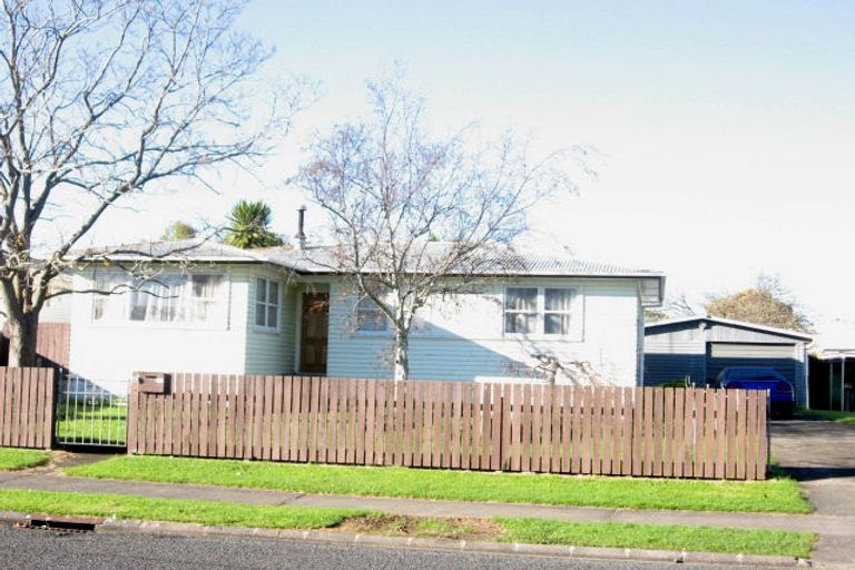 Photo of property in 17 Addington Avenue, Manurewa, Auckland, 2102