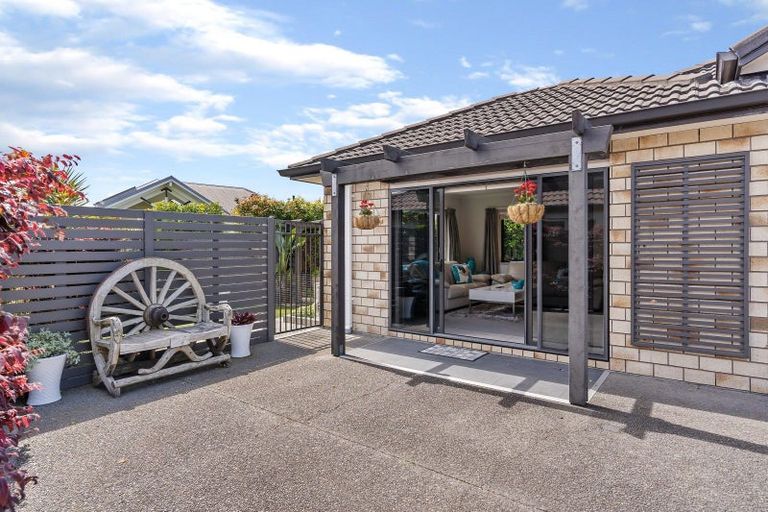 Photo of property in 14 Putaka Place, Papamoa Beach, Papamoa, 3118