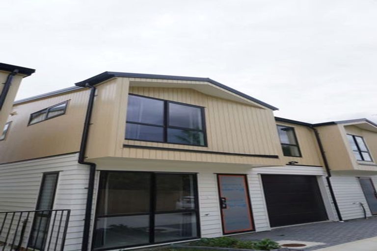 Photo of property in 4 Chatsworth Crescent, Pakuranga Heights, Auckland, 2010