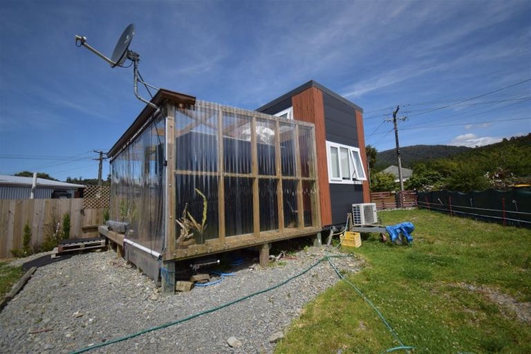 Photo of property in 15 Aylmer Street, Ross, 7812