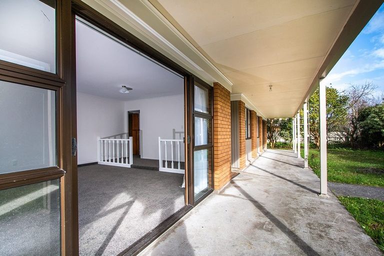 Photo of property in 17 Ti Nana Crescent, Henderson, Auckland, 0610