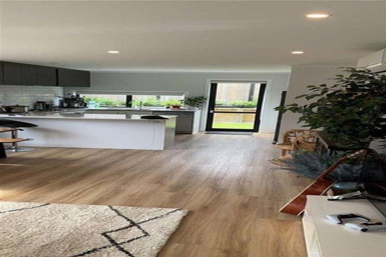 Photo of property in 7 Desert Gold Lane, Wallaceville, Upper Hutt, 5018