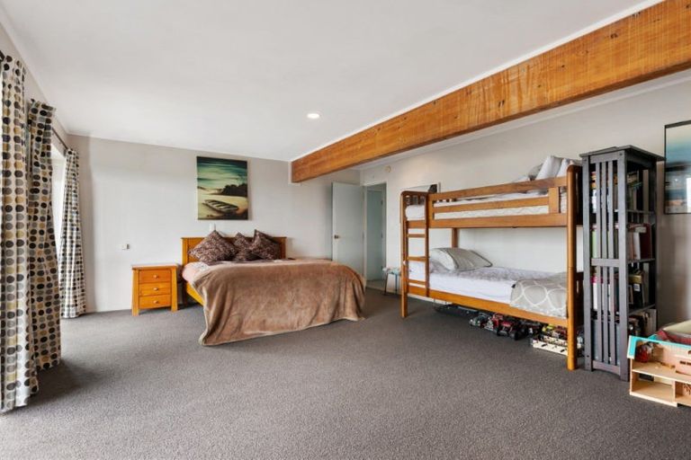 Photo of property in 122 Tuna Place, Onemana, Whangamata, 3691