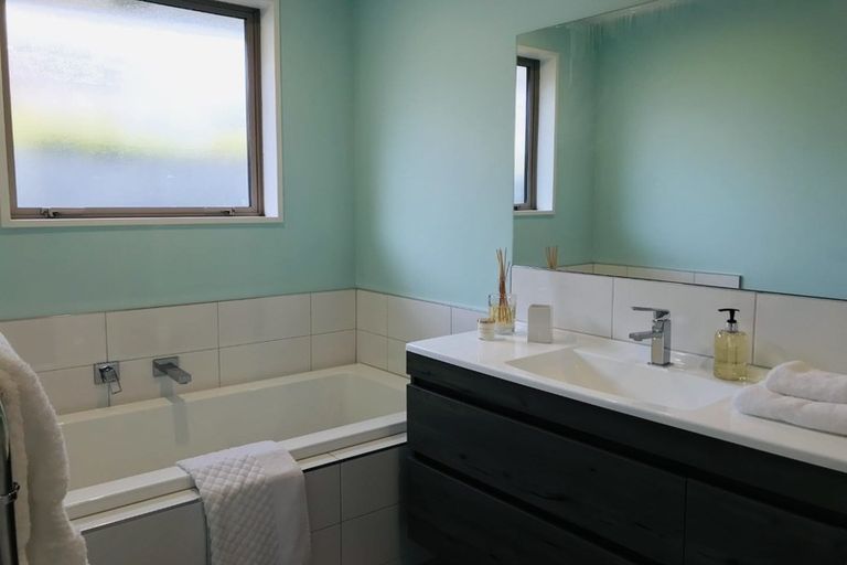 Photo of property in 2/28 Oxley Avenue, St Albans, Christchurch, 8014