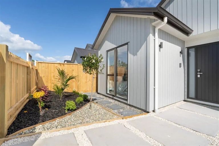 Photo of property in 34 Whakairo Crescent, Gulf Harbour, Whangaparaoa, 0930