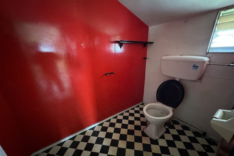 Photo of property in 11 Whiteleigh Avenue, Addington, Christchurch, 8024