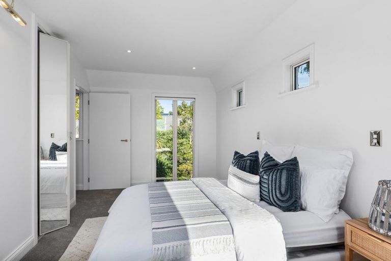 Photo of property in 32 Wai-iti Terrace, Burnside, Christchurch, 8052