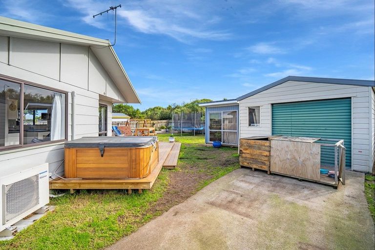 Photo of property in 21 Spackman Crescent, Paraparaumu, 5032
