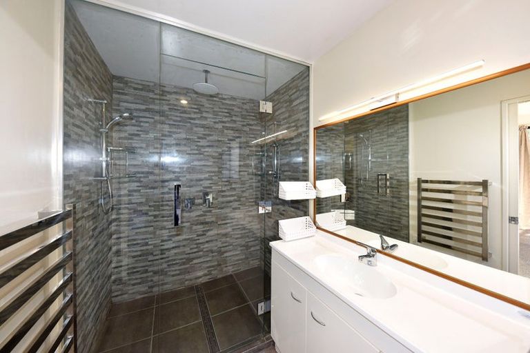 Photo of property in 10 Courtfield Close, Parklands, Christchurch, 8083