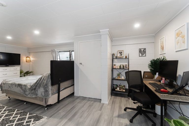 Photo of property in 52 Lawrence Crescent, Hillpark, Auckland, 2102