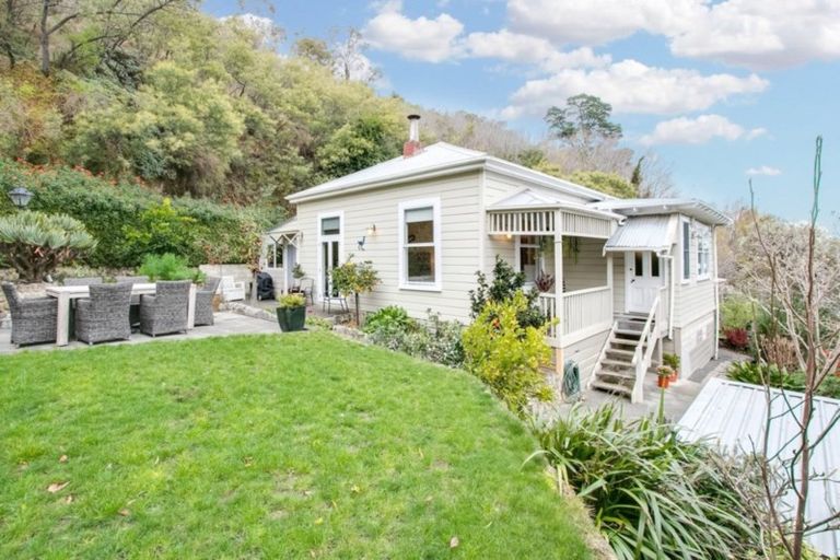 Photo of property in 27 Main Street, Hospital Hill, Napier, 4110