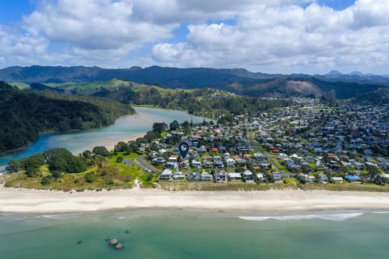 Photo of property in 107 Pohutukawa Crescent, Whangamata, 3620