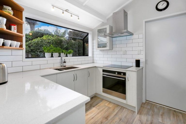 Photo of property in 5a St Michaels Avenue, Point Chevalier, Auckland, 1022