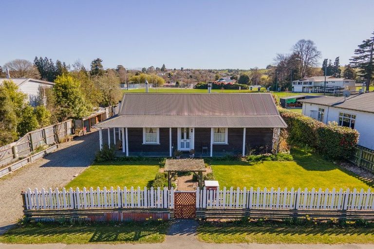 Photo of property in 114 Talbot Street, Geraldine, 7930