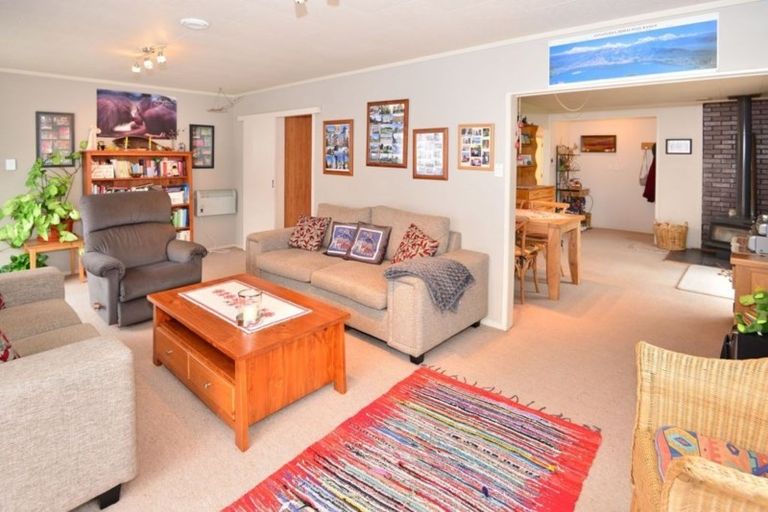 Photo of property in 5 Peterhouse Place, West Harbour, Auckland, 0618