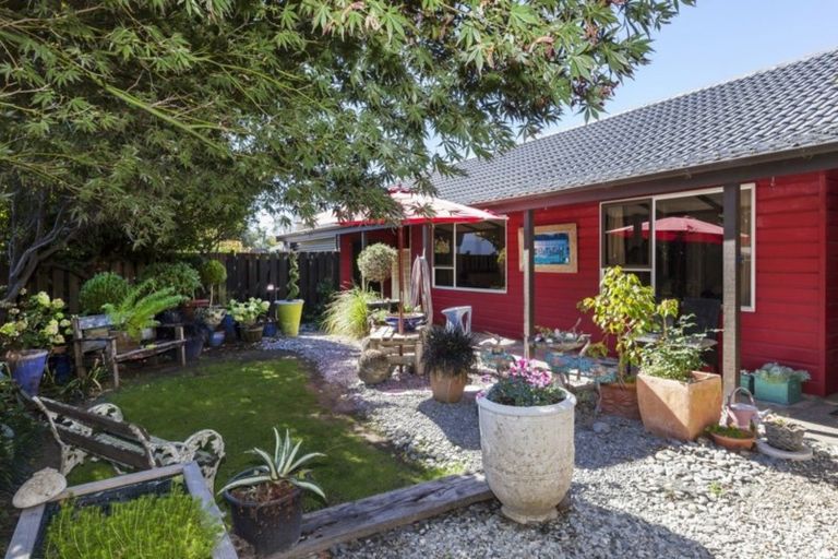 Photo of property in 11a Kaputone Place, Belfast, Christchurch, 8051