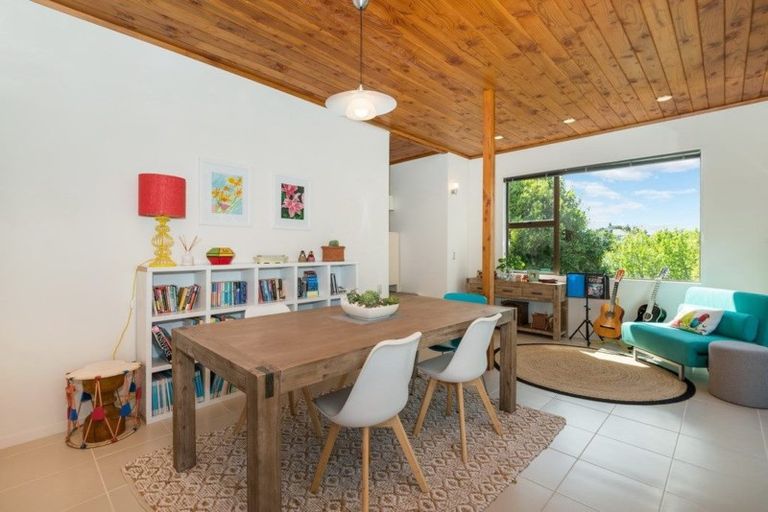 Photo of property in 10 Harper Street, Chatswood, Auckland, 0626