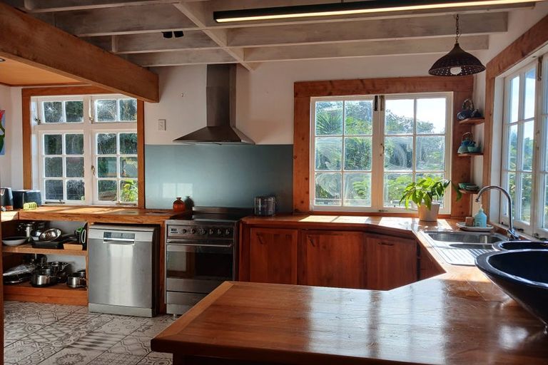 Photo of property in 102 Beach Road, Onerahi, Whangarei, 0110