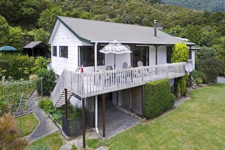 Photo of property in 16 Nikau Street, Duncan Bay, Rai Valley, 7195