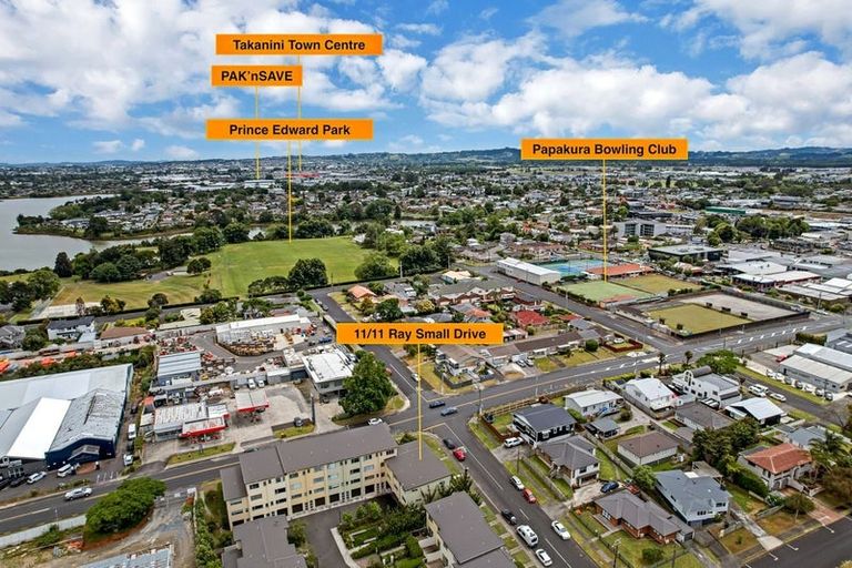 Photo of property in 11/11 Ray Small Drive, Papakura, 2110