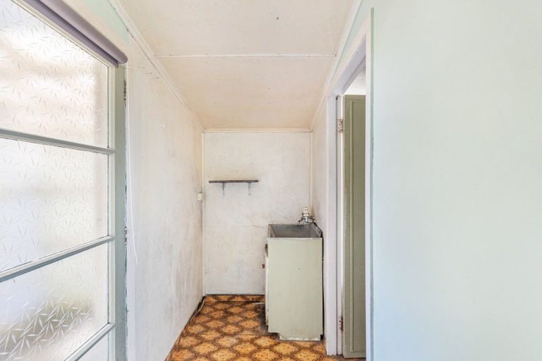 Photo of property in 29 Dorset Avenue, Westown, New Plymouth, 4310