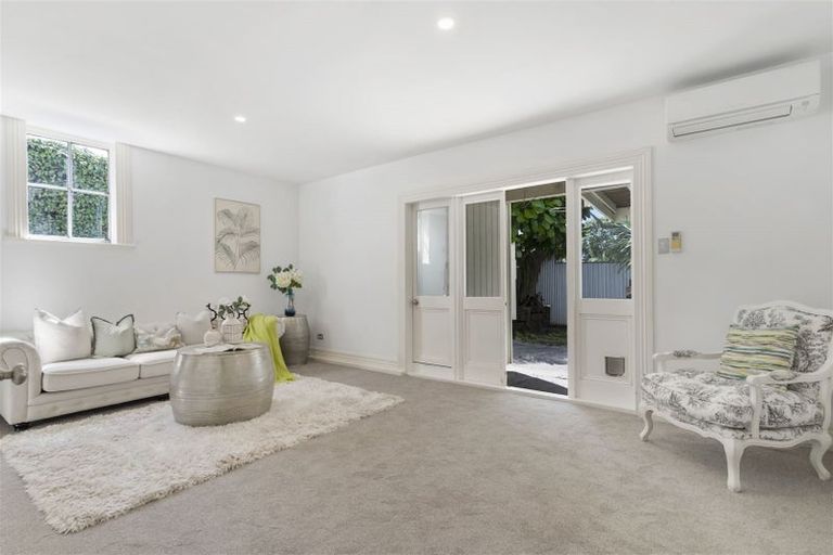 Photo of property in 30 Rutland Road, Stanley Point, Auckland, 0624