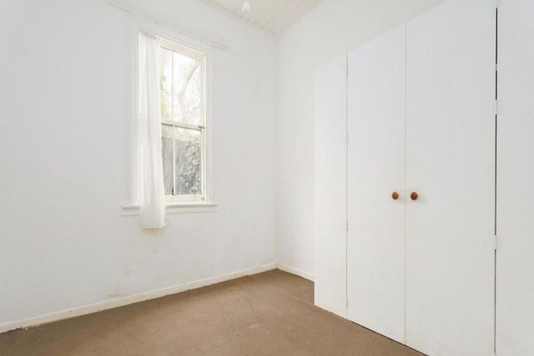 Photo of property in 190 Newlands Road, Newlands, Wellington, 6037